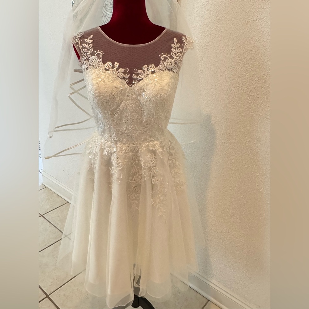 JJ’s House A-line Illusion Tulle Lace Short Wedding Dress with Two Tier 31” Veil - Picture 5 of 16